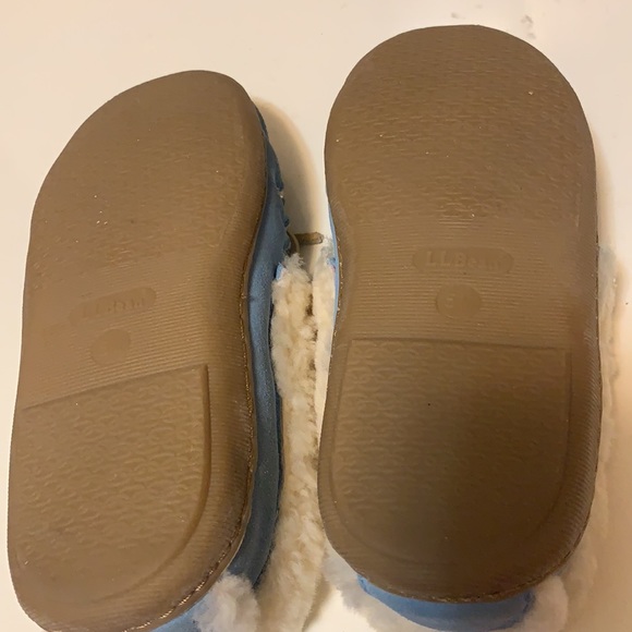 L.L. BEAN BLUE SHERPA MOCCASINS LEATHER FUR LOAFERS SHEARLING SLIPPERS SZ 5 WARM - Picture 12 of 14